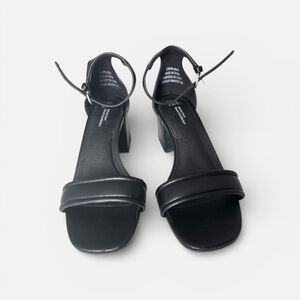 Time and Tru Black Block Heel Ankle Strap Sandals | Size 8